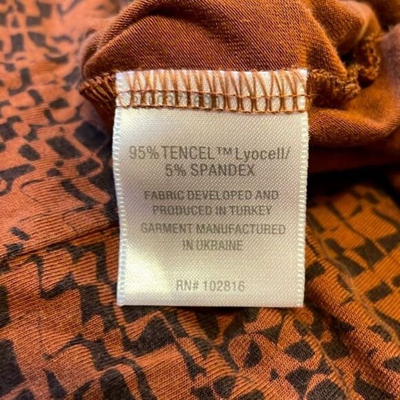 Garnet Hill- Green Cotton Brown & Black Square Pattern V-Neck Top- Size Medium - Picture 8 of 9